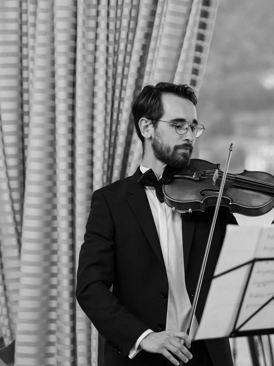 Muziekconsultant Reinout Pauwels speelt zelf mee